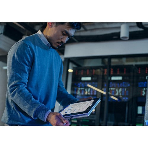 HP EliteBook 8 Flip G1i AI PC Wolf Pro Security Edition Intel Core Ultra 5 225U Hybrid (2-in-1) 33.8 cm (13.3") Touchscreen WUXGA 16 GB LPDDR5x-SDRAM 512 GB SSD Wi-Fi 7 (802.11be) Windows 11 Pro Silver