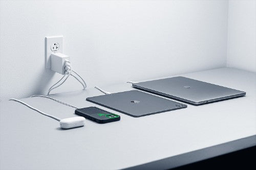 Razer RC21-01700200-R3M1 mobile device charger Headphones, Headset, Mobile phone, Netbook, Laptop, Power bank, Smartphone, Smartwatch, Tablet, Telephone White AC Indoor