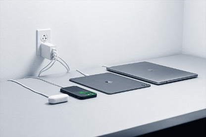 Razer RC21-01700200-R3M1 mobile device charger Headphones, Headset, Mobile phone, Netbook, Laptop, Power bank, Smartphone, Smartwatch, Tablet, Telephone White AC Indoor