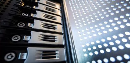 Western Digital Red WD142KFGX internal hard drive 14 TB 7200 RPM 512 MB 3.5" Serial ATA III