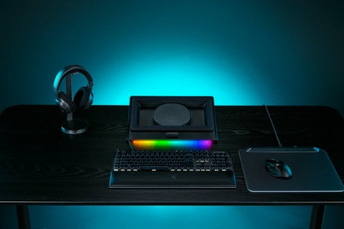 Razer RC21-02300100-R3GW laptop cooling pad 45.7 cm (18") Black