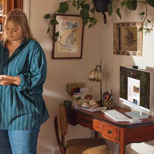 HP 27-cr1013na Intel Core Ultra 5 125U 68.6 cm (27") 1920 x 1080 pixels Touchscreen All-in-One PC 8 GB DDR5-SDRAM 512 GB SSD Windows 11 Home Wi-Fi 6 (802.11ax) AI PC White