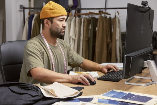 HP Series 5 31.5 inch FHD Monitor - 532sf