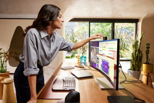 HP Series 7 Pro 34 inch WQHD Conferencing Monitor - 734pm