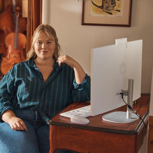 HP 27-cr1013na Intel Core Ultra 5 125U 68.6 cm (27") 1920 x 1080 pixels Touchscreen All-in-One PC 8 GB DDR5-SDRAM 512 GB SSD Windows 11 Home Wi-Fi 6 (802.11ax) AI PC White